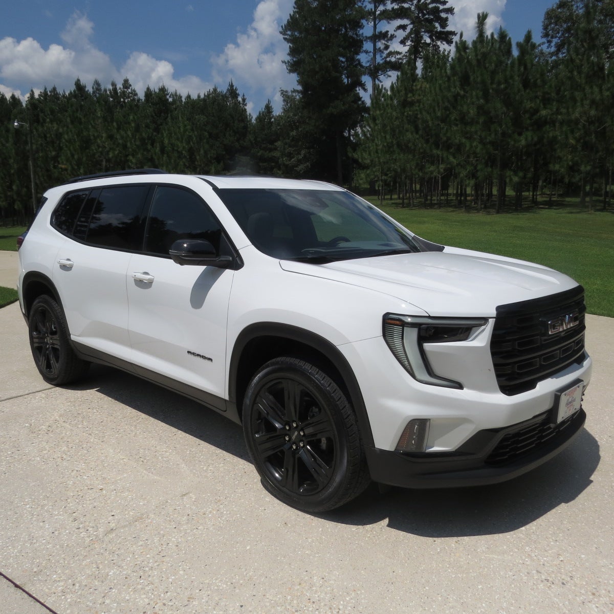 2025 GMC Acadia Elevation