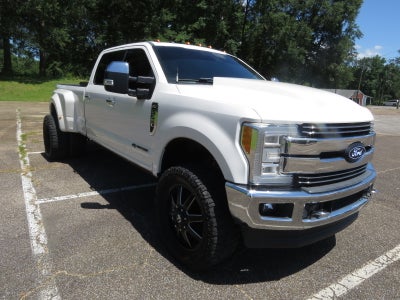 2017 Ford Super Duty F-350 DRW Lariat