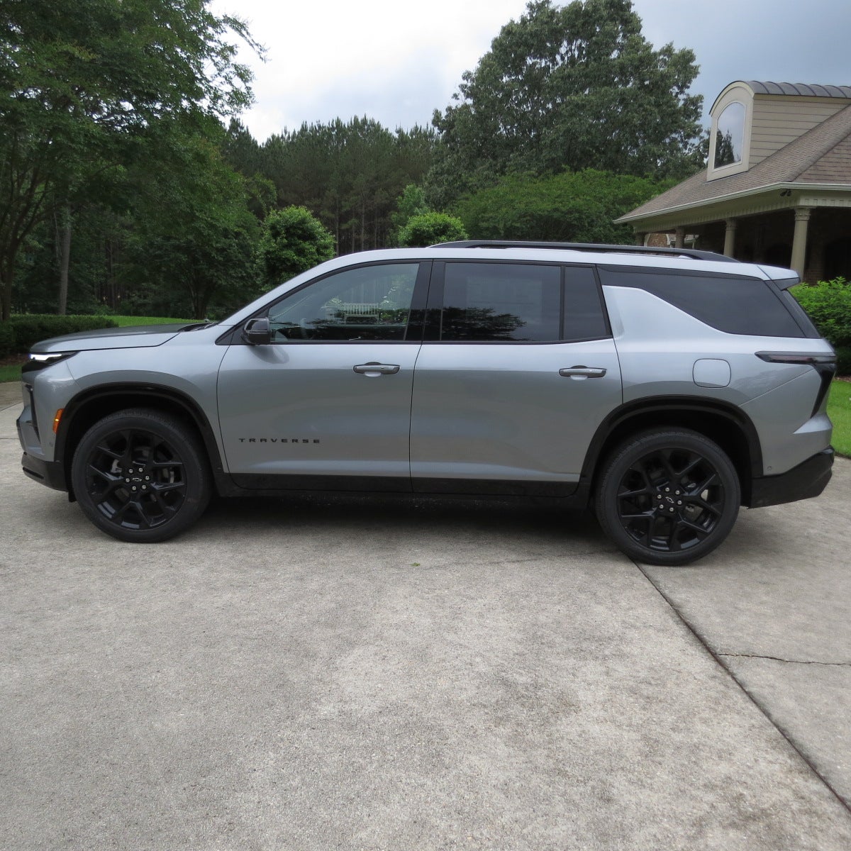 2027 Chevrolet Traverse RS
