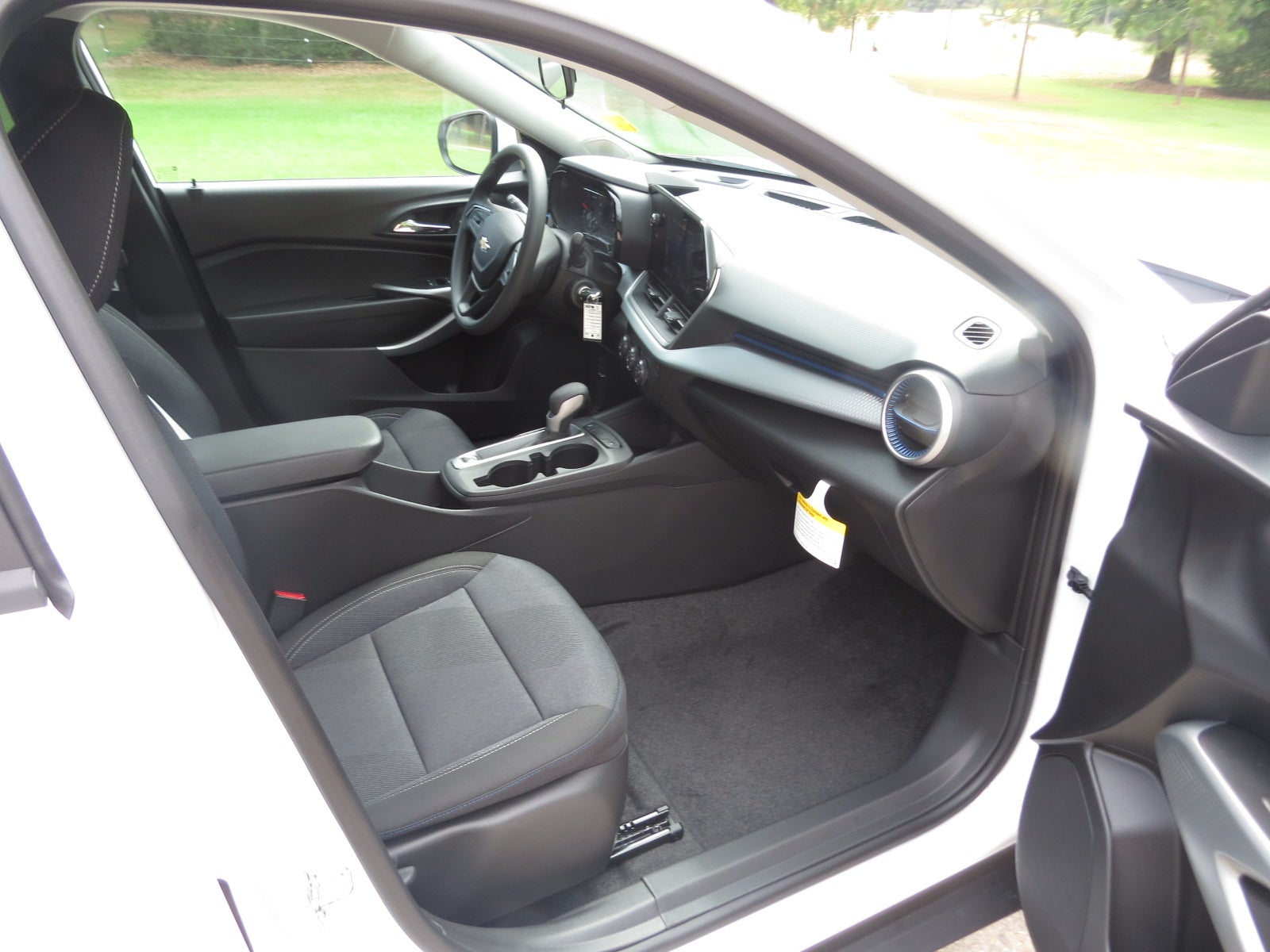 2026 Chevrolet Trax LS - Photo 9